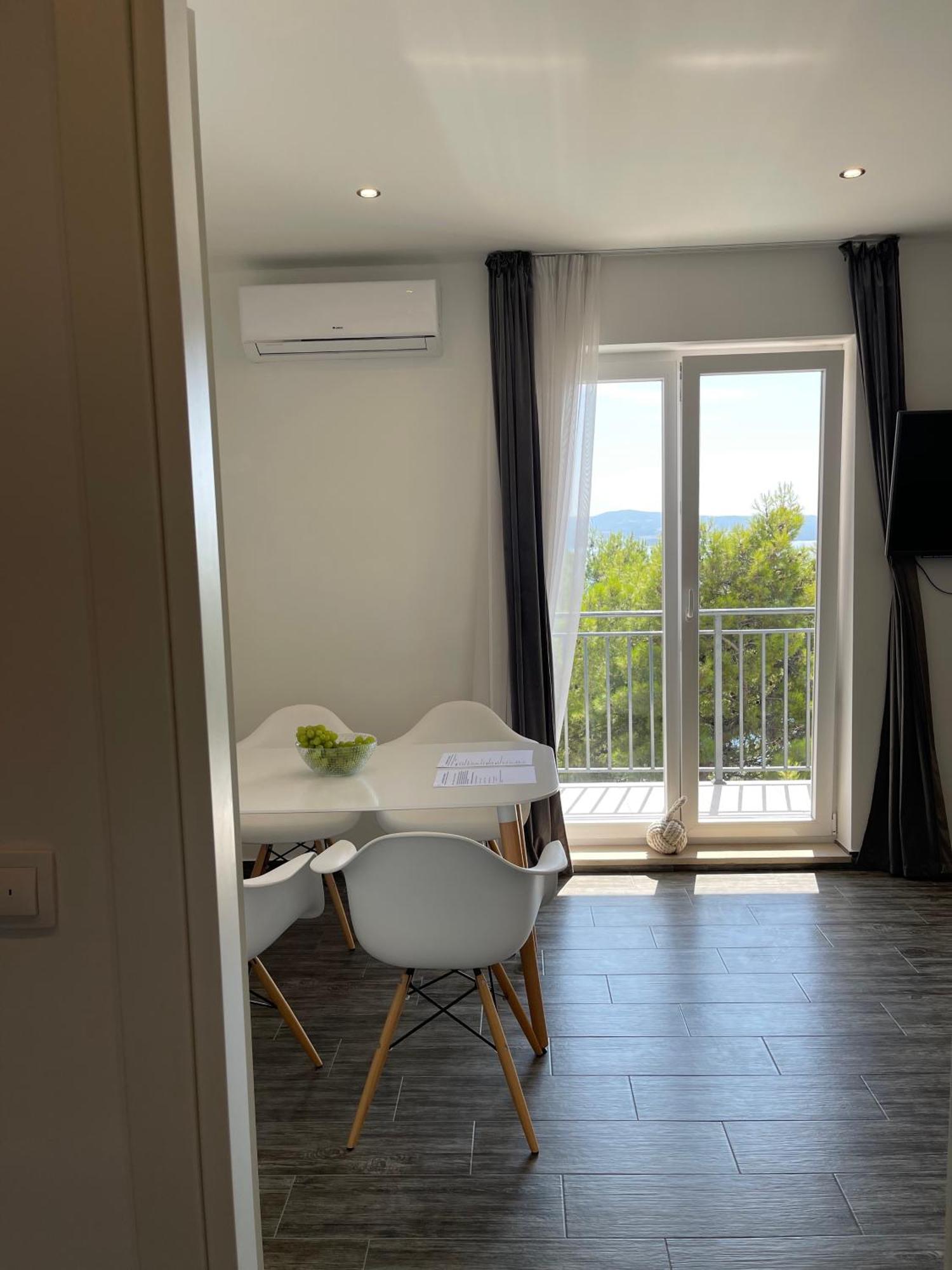 Apartments Domani Omis Luaran gambar