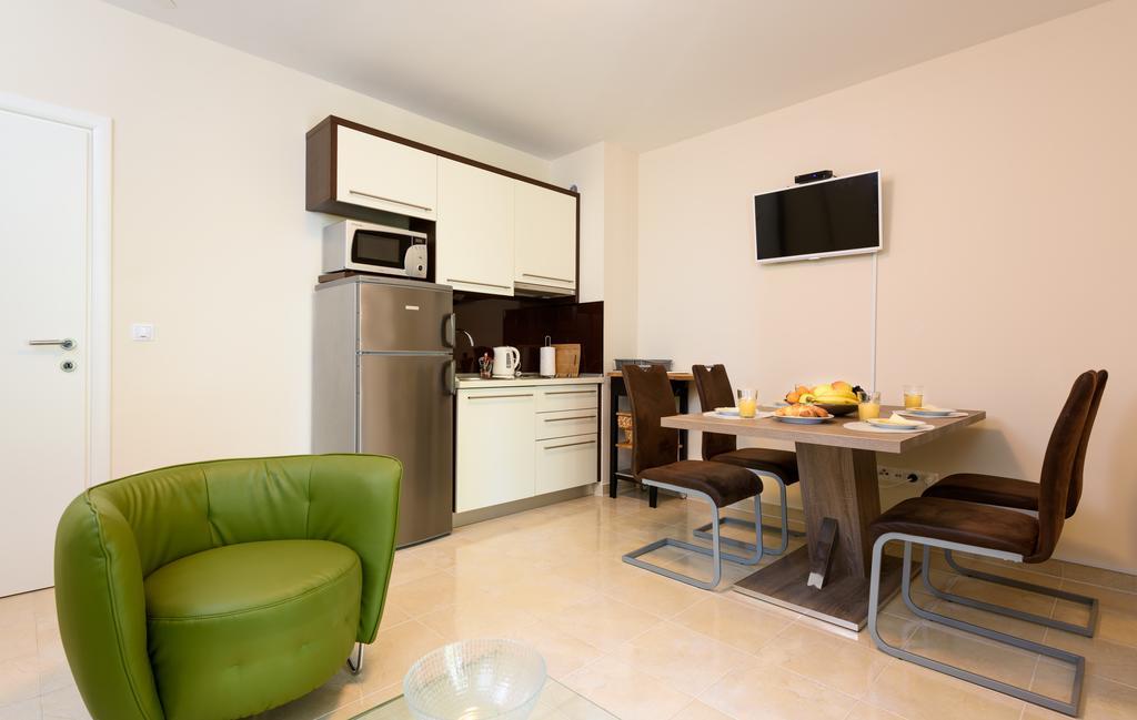 Apartments Domani Omis Luaran gambar